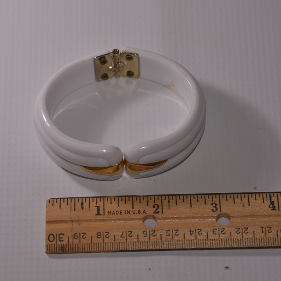 vintage white gold triangle clamper bracelet - Picture 2 of 3